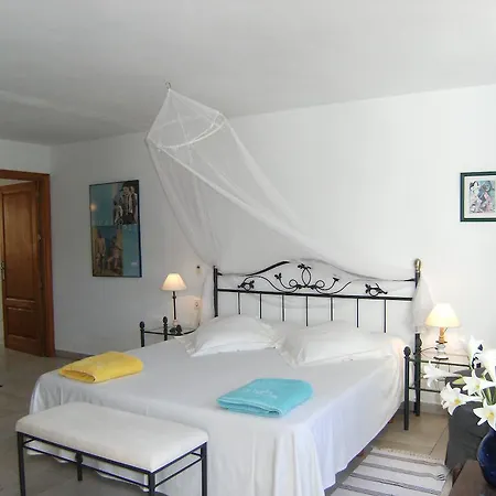 Farm stay Rural Maries Port de Sant Miguel